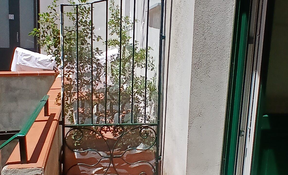 30 (2)